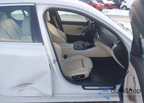 2021 BMW 330I xDrive z USA, uszkodzony, nr VIN 3MW5R7J02M8C01491